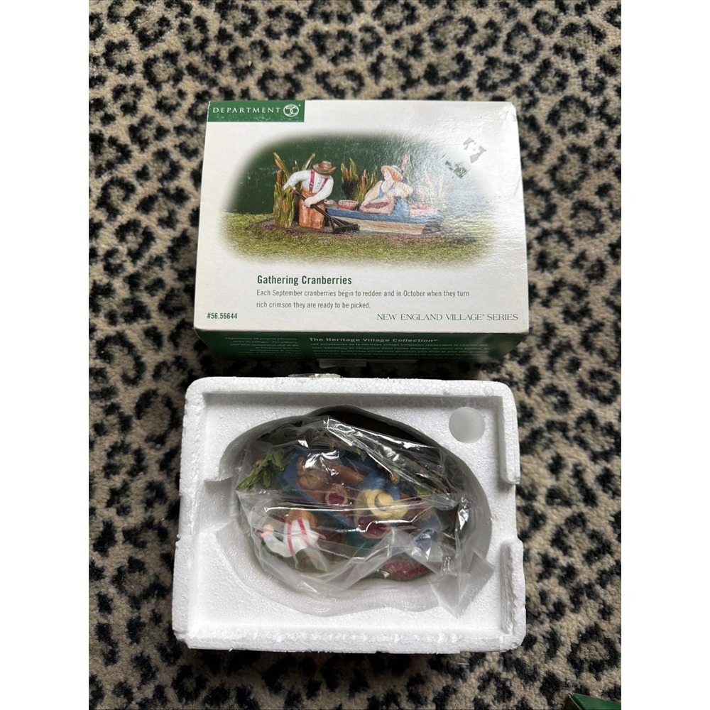 Dept 56 New England Village Series "Gathering Cranberries" Fall Harvest Retired